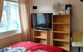 Cosy Room 2 London